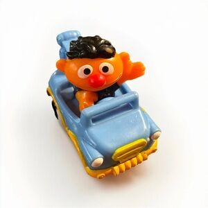 RARE Hasbro 2013 Sesame Street Workshop Ernie Car Tow Truck Elmo & Friends Toy